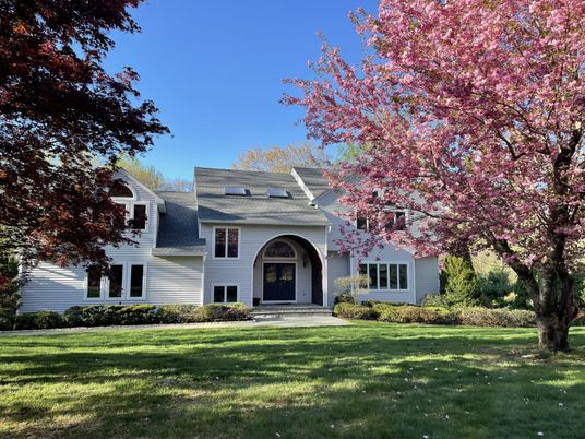 Backyard, Exterior, Facade, Queen Anne Victorian