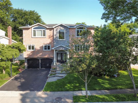 Attached, Exterior, Facade, Brick Facade, Rowhouse