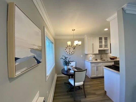 Chandelier, Dining room, Interior, Kitchen, Recessed Lighting, Wood Texture Flooring