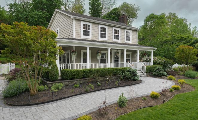 Exterior, Facade, Farmhouse