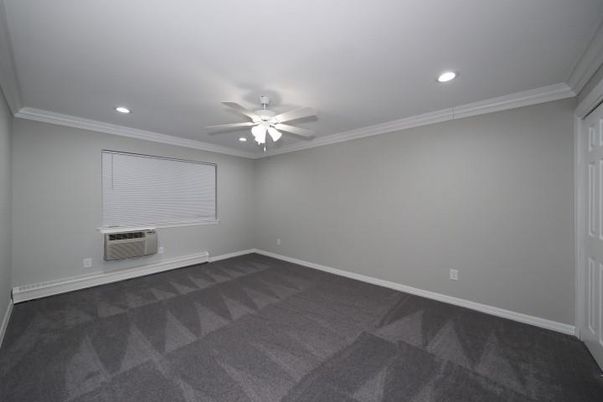 Empty room, Interior, Recessed Lighting