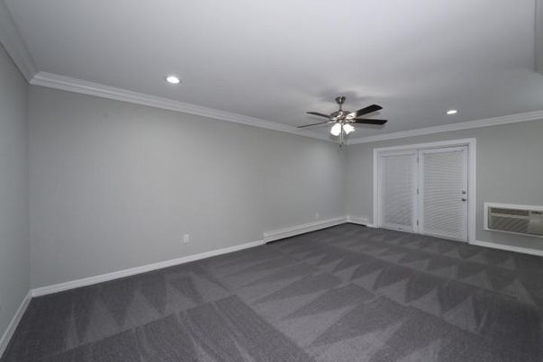 Empty room, Interior, Recessed Lighting