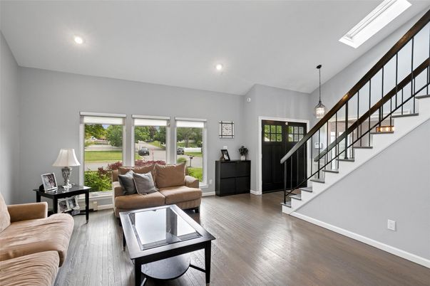 Interior, Living room, Pendant Lights, Recessed Lighting, Wood Texture Flooring