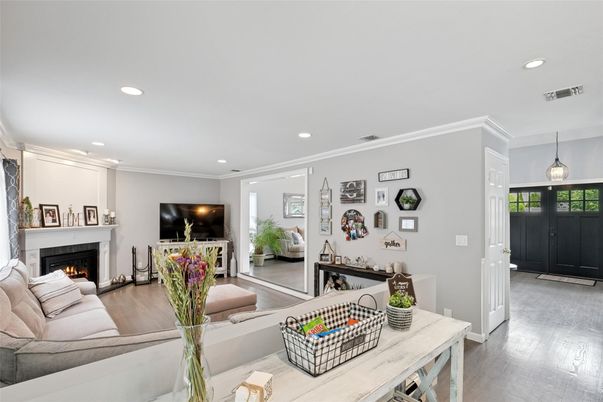 Fireplace, Interior, Living room, Pendant Lights, Recessed Lighting, Wood Texture Flooring