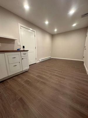 Empty room, Interior, Recessed Lighting, Wood Texture Flooring