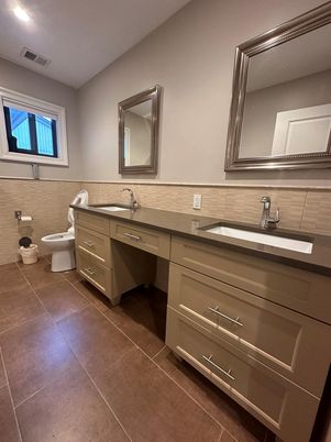 Bathroom, Dual Sink Vanities, Interior, Recessed Lighting