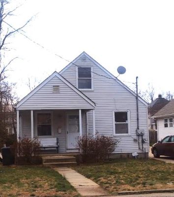 Exterior, Facade, Queen Anne Victorian
