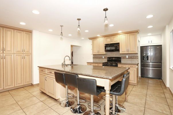 Interior, Kitchen, Pendant Lights, Recessed Lighting