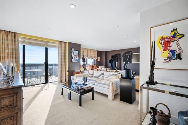 Fitness Equipment, Interior, Living room, Recessed Lighting, Water