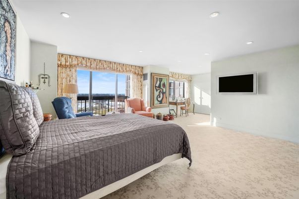 Bedroom, Interior, Recessed Lighting, Water