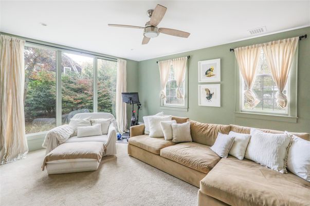 Fitness Equipment, Interior, Living room, Recessed Lighting