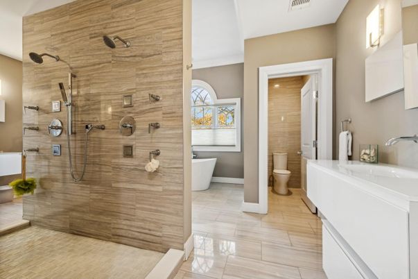 Bathroom, Free Standing Baths, Glass Shower, Interior