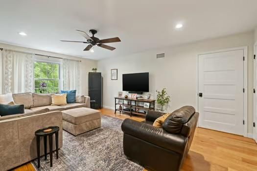 Interior, Living room, Recessed Lighting, Wood Texture Flooring