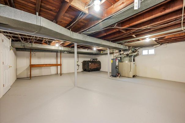 Empty room, Interior, Wooden Beams, Wooden Ceilings