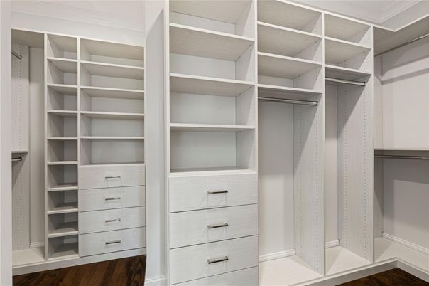 Interior, Walk-in Closets, Wood Texture Flooring