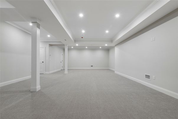 Empty room, Interior, Recessed Lighting