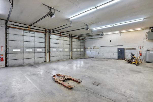 Garage, Interior