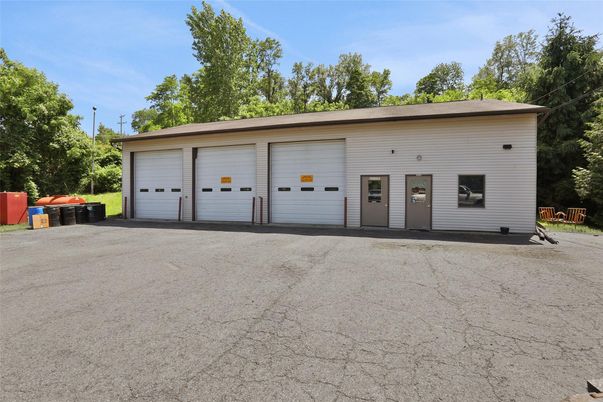 Detached Garage, Exterior