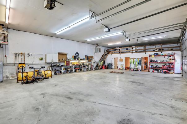Garage, Interior