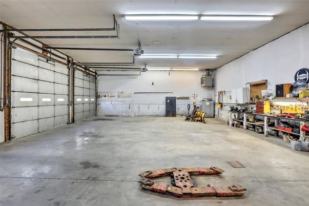 Garage, Interior