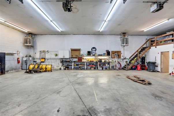 Garage, Interior