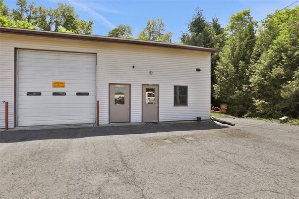 Detached Garage, Exterior