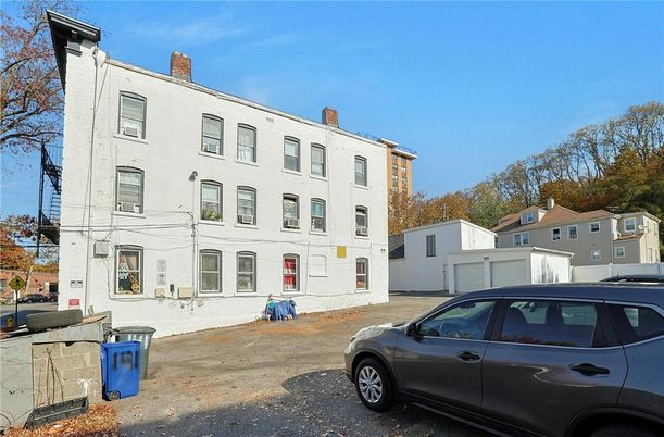 Detached Garage, Exterior, Facade, Rowhouse