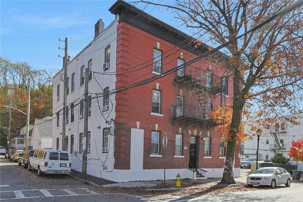 Exterior, Facade, Brick Facade, Rowhouse