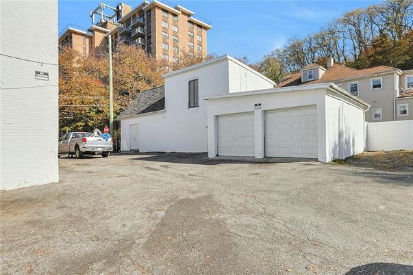 Detached Garage, Exterior