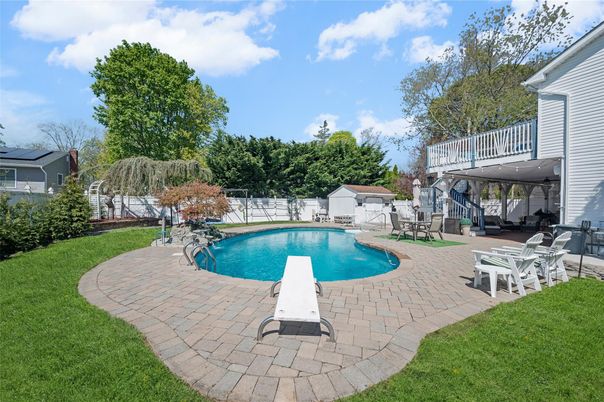 Exterior, Pool
