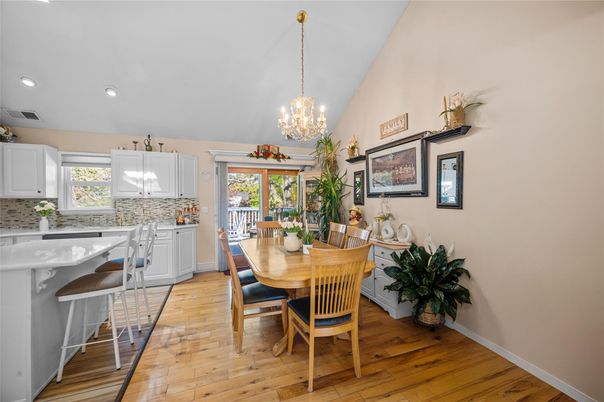 Chandelier, Dining room, Interior, Kitchen, Pendant Lights, Recessed Lighting, Wood Texture Flooring