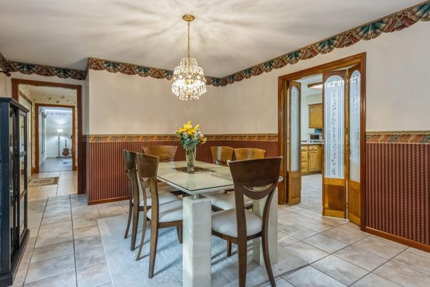 Chandelier, Dining room, Interior