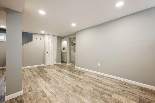 Empty room, Interior, Recessed Lighting, Wood Texture Flooring