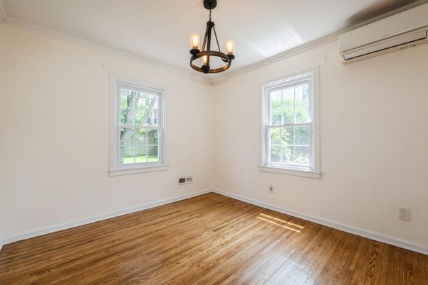Empty room, Interior, Pendant Lights, Wood Texture Flooring