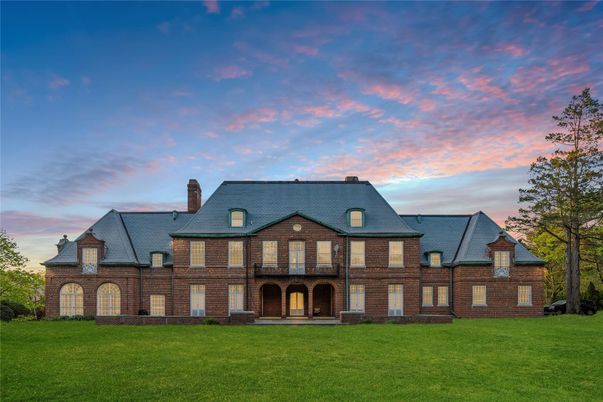 Backyard, Exterior, Facade, Brick Facade, French Provincial
