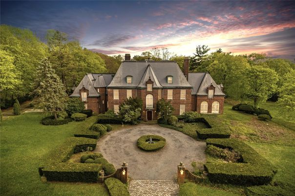 Backyard, Exterior, Facade, Brick Facade, French Provincial