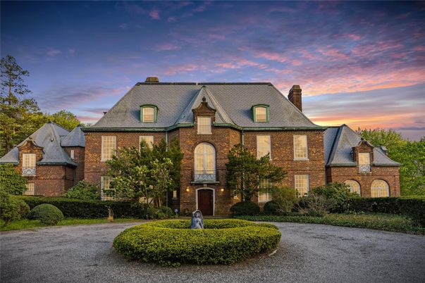 Exterior, Facade, Brick Facade, French Provincial