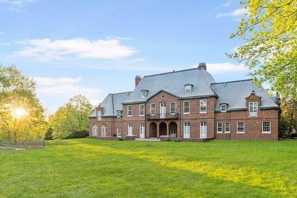 Backyard, Exterior, Facade, Brick Facade, French Provincial