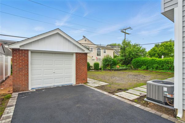 Detached Garage, Exterior