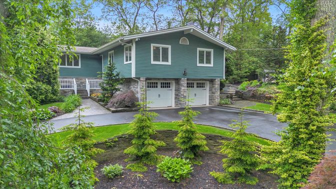 Attached, Exterior, Facade, Raised Ranch