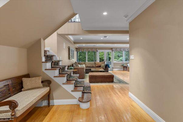 Interior, Living room, Recessed Lighting, Wood Texture Flooring