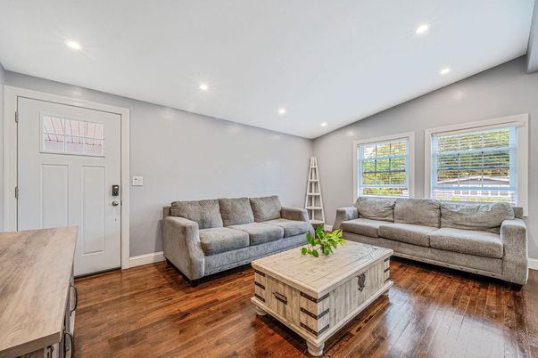 Interior, Living room, Recessed Lighting, Wood Texture Flooring