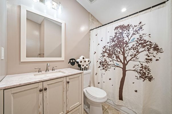 Bathroom, Interior, Recessed Lighting