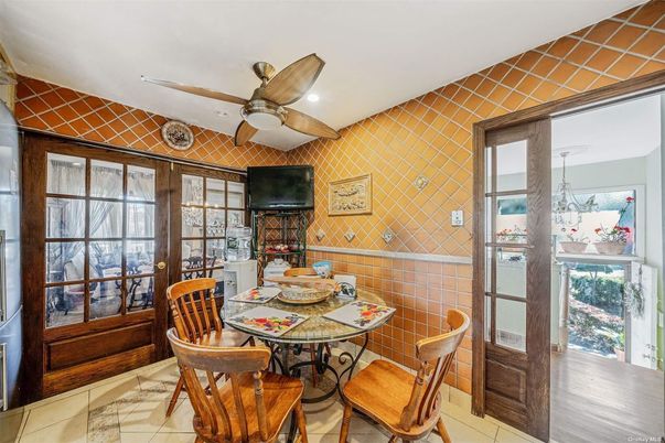 Dining room, Interior, Recessed Lighting