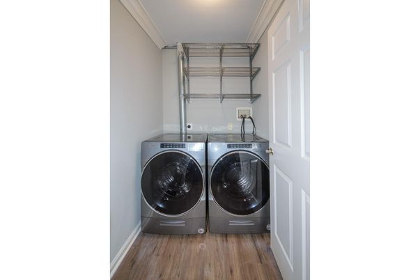 Interior, Utility Closets, Washer, Wood Texture Flooring