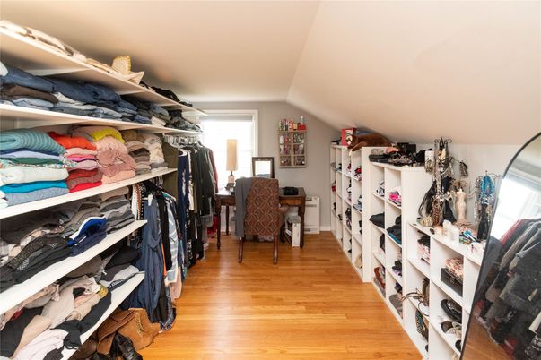 Interior, Walk-in Closets, Wood Texture Flooring