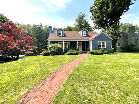Backyard, Exterior, Facade, Cape Cod