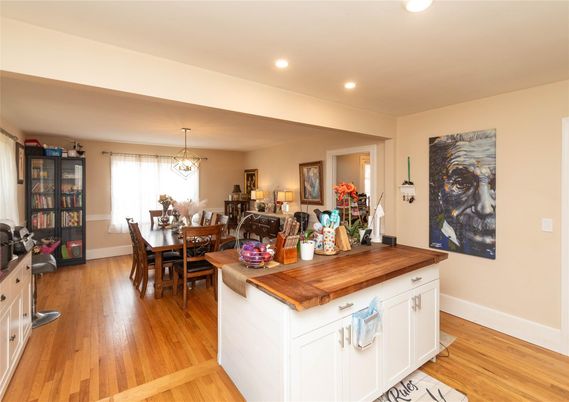 Chandelier, Dining room, Interior, Kitchen, Recessed Lighting, Wood Texture Flooring