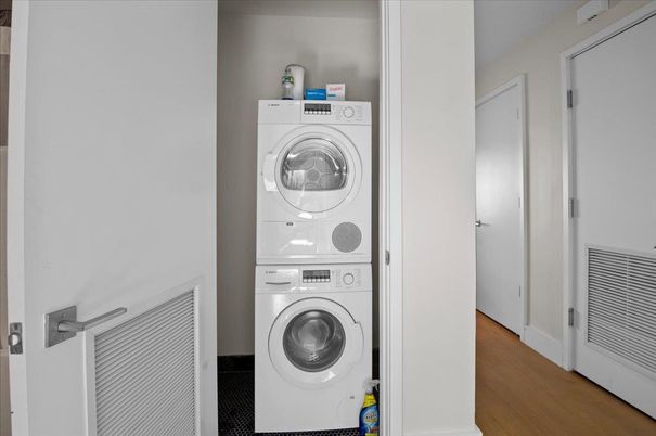 Interior, Utility Closets, Washer, Wood Texture Flooring