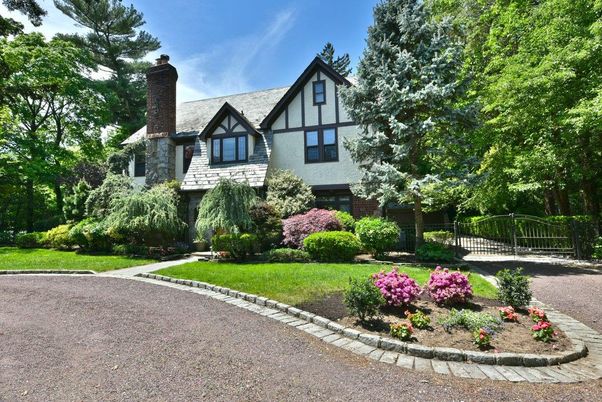 Exterior, Facade, Tudor Revival